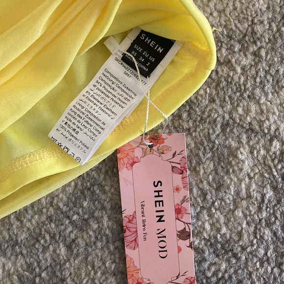 One shoulder crop - Picture 3 of 4